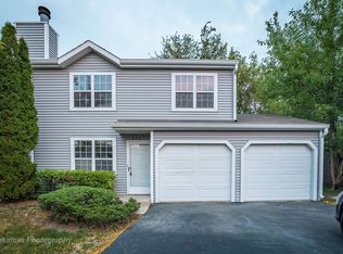 532 Normandie Ln, Round Lake Beach, IL