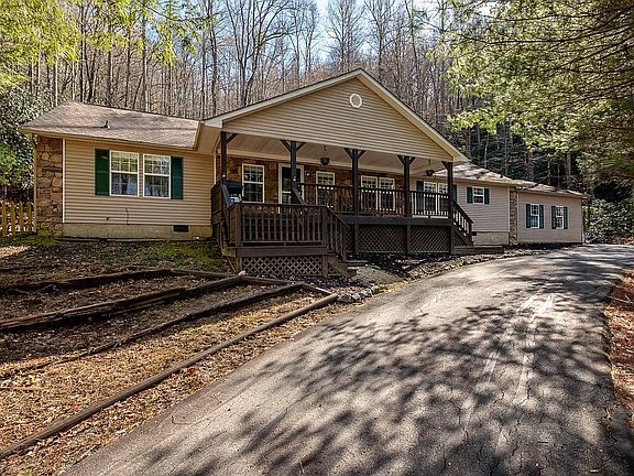 3rd image of 38 W Dogwood Cir