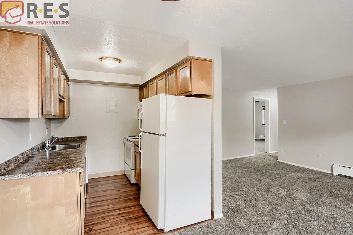 Building Photo - 625 N Pennsylvania St #202
