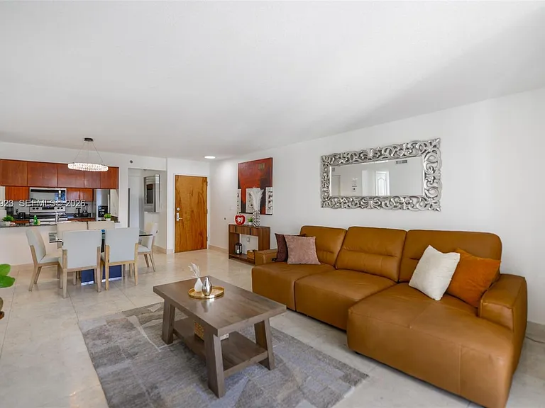 1200 Brickell Bay Dr #2324 — Photo 4