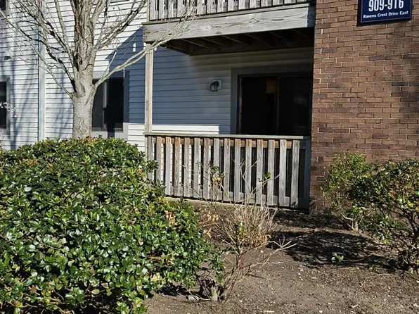 909 Ravens Crest Dr, Plainsboro, NJ 08536
