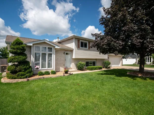 2533 Waterford Dr, Crest Hill, IL 60403