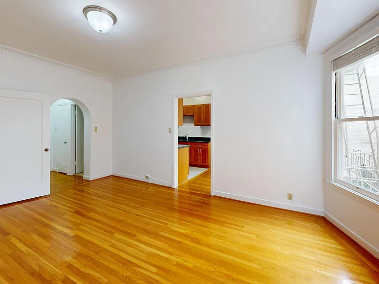 1735 Van Ness Avenue — Photo 24