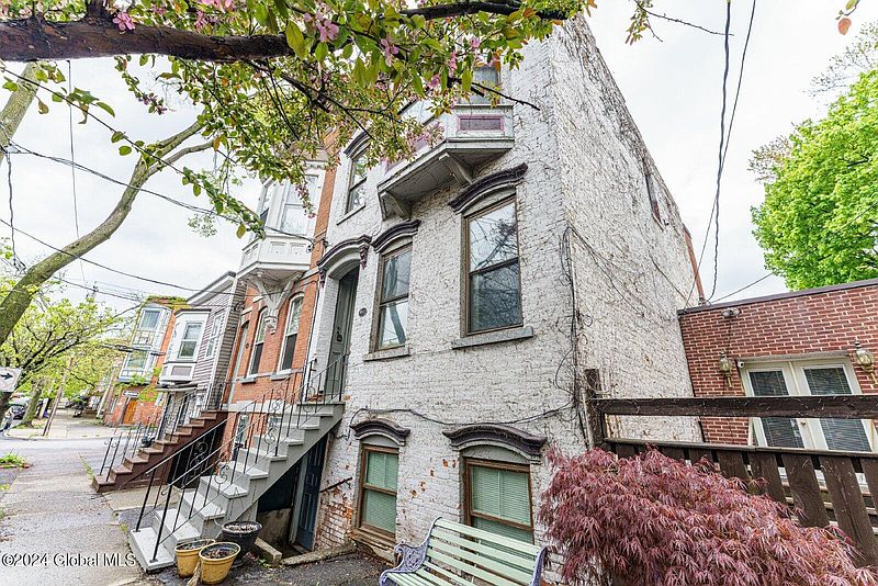 2nd image of 231 Elm Street