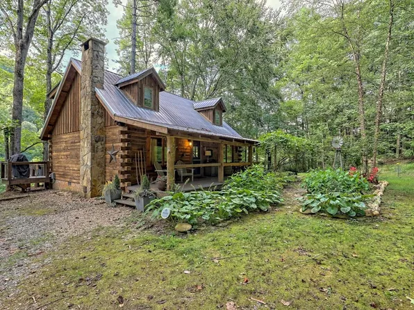 9 Sequoia Hills Ln, Clayton, GA 30525