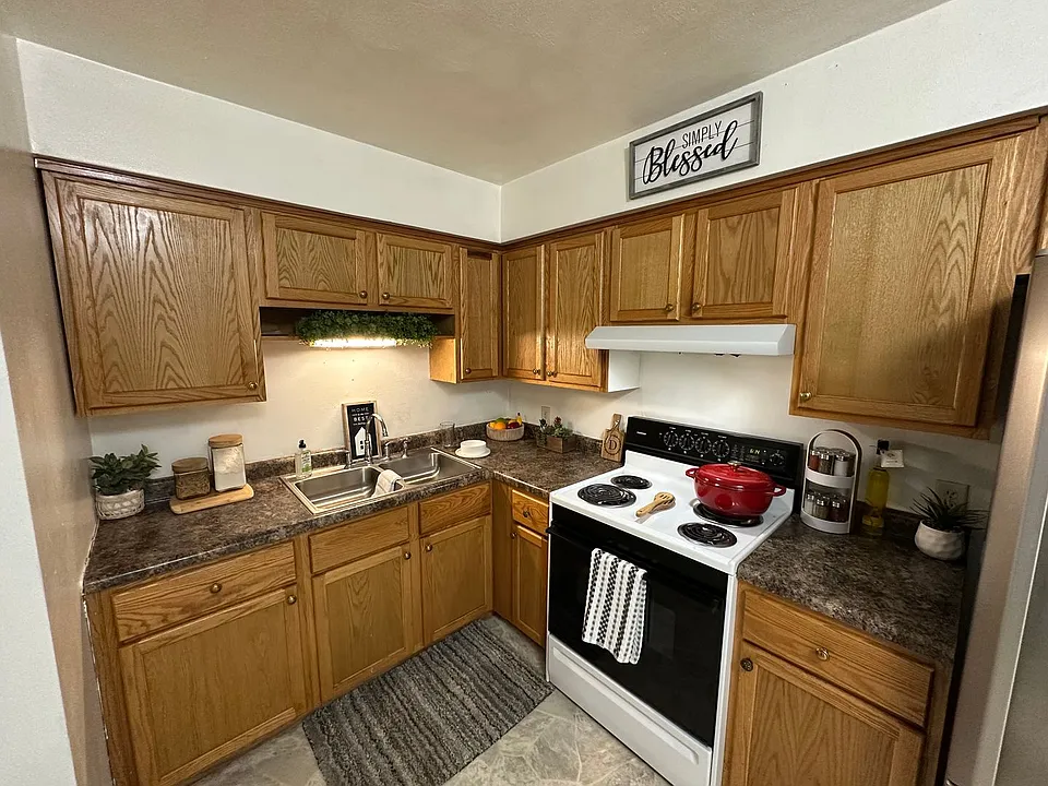 528 River Forest Rd