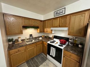 528 River Forest Rd APT 7, Evansdale, IA 50707