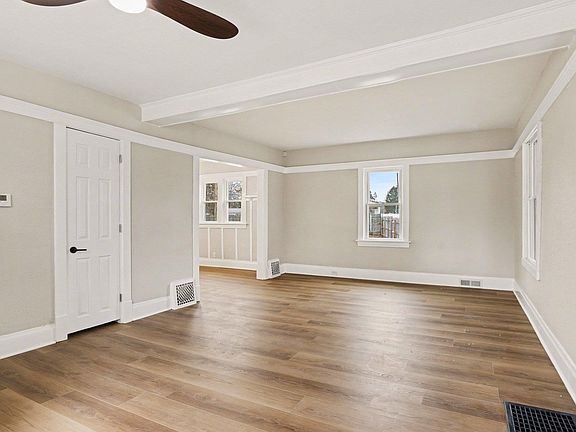 5th image of 2001 Lincolnway St