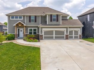 9605 N Elm Ct, Kansas City, MO 64157