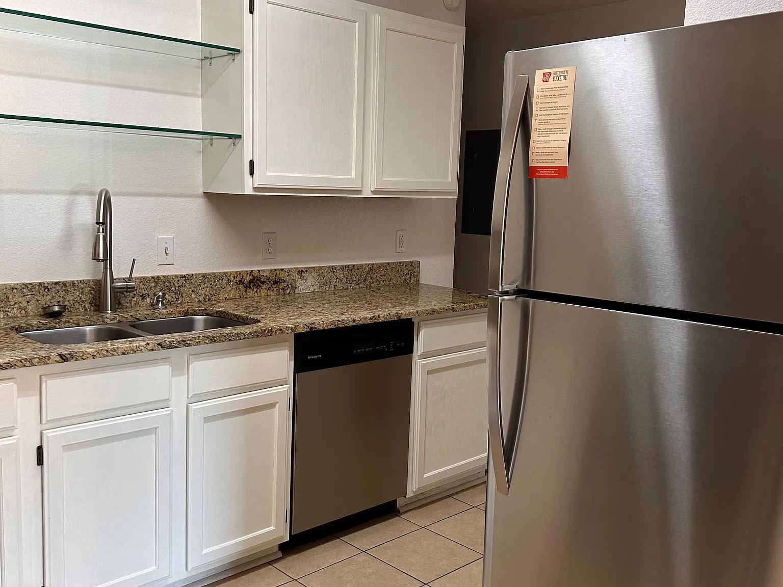 2 bed, 784 sqft, $1,100 — Photo 3