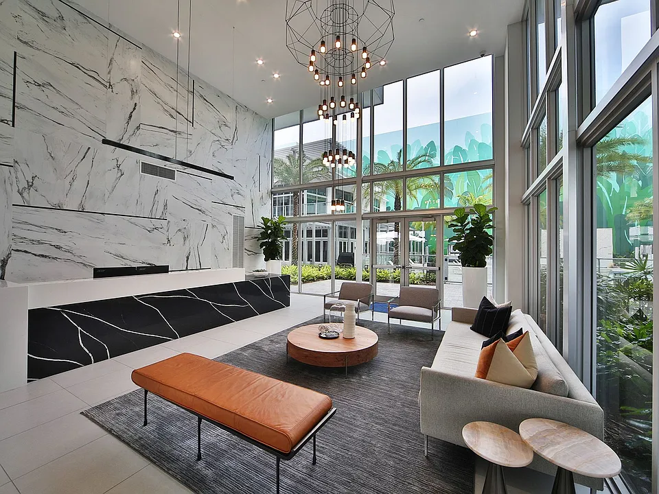 Avery Dania Pointe Apartments