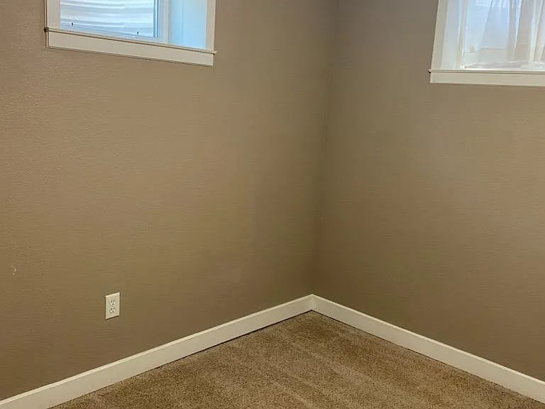 118 N 900 W #B — Photo 11
