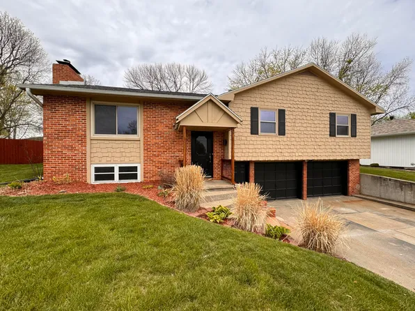 703 N Lake Dr, Marshall, MO 65340