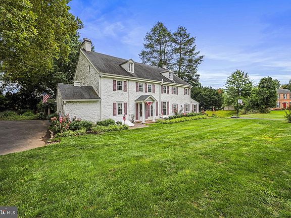 5th image of 469 Ridge Ln