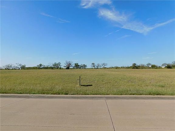 2nd image of 1100 Estate Dr