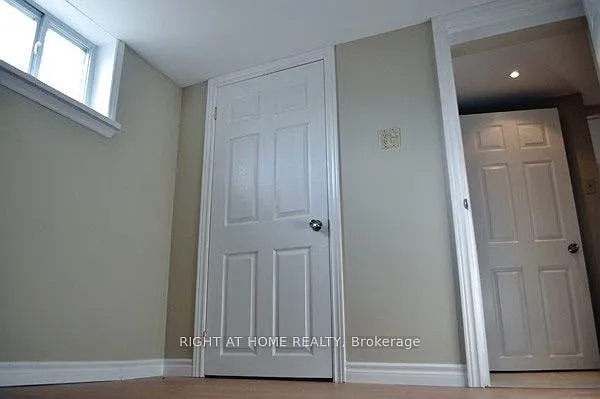 242 Demaine Cres