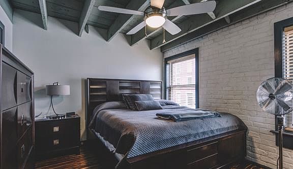 3rd image of 1816 E Franklin St #108