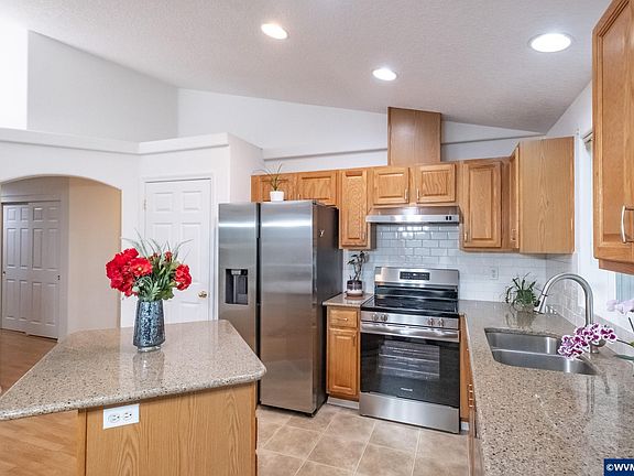 3rd image of 2147 Edgemont St SE