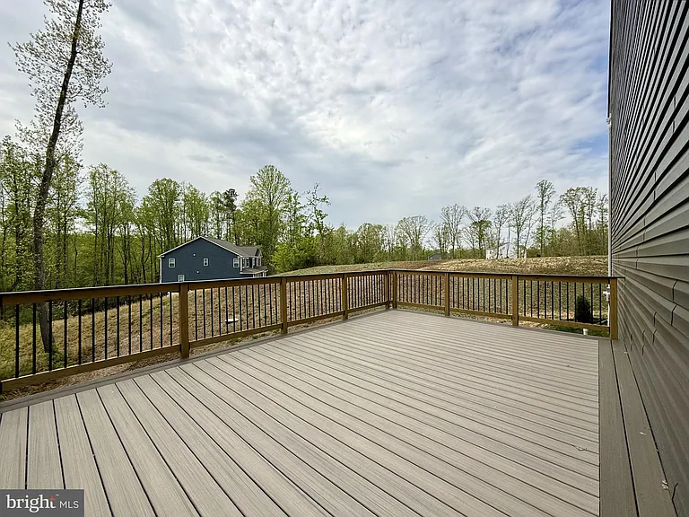 311 Rock Raymond Dr — Photo 32