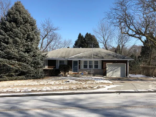 4935 S 90th St, Omaha, NE 68127