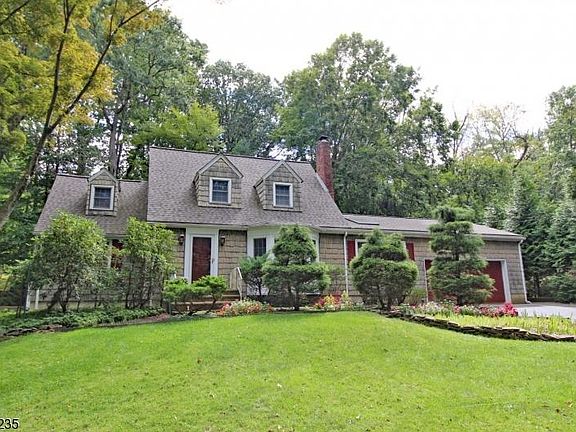 2nd image of 112 Washington Dr #2