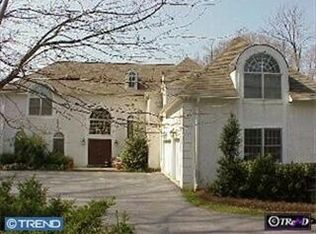 612 Newtown Rd, Villanova, PA 19085