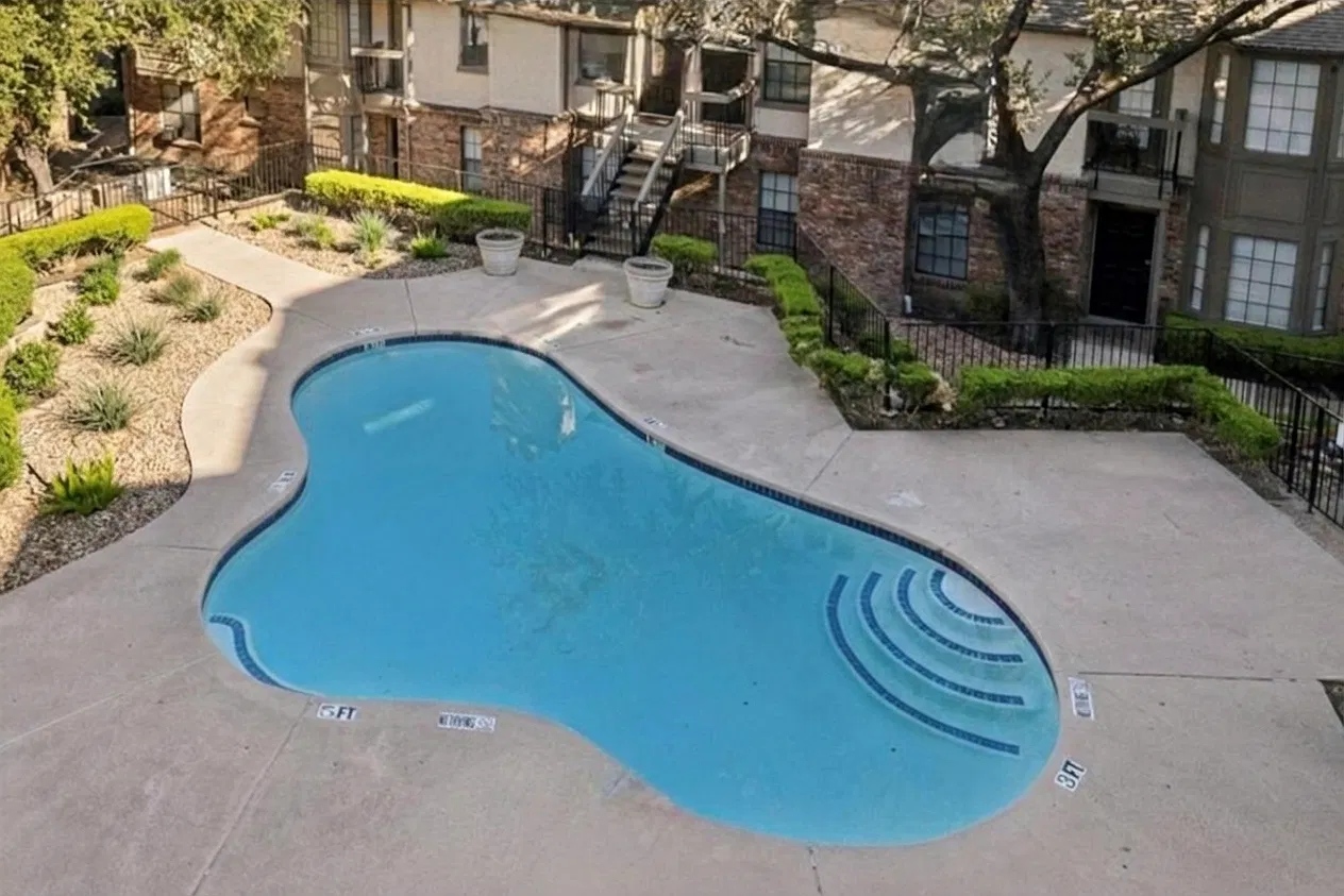 2 bed, 1.5 bath, 1200 sqft, $2,100 — Photo 1