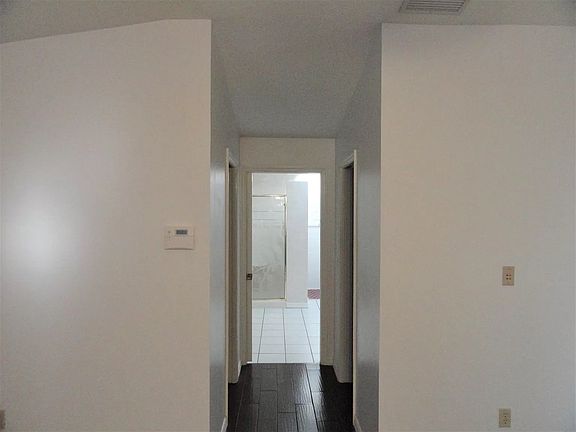 3rd image of 527 Villa Park Dr #527