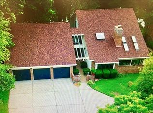 10 Bay Oaks Ct, Lake Saint Louis, MO 63367