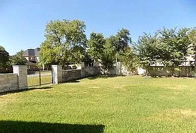 2303 High View Dr — Photo 16