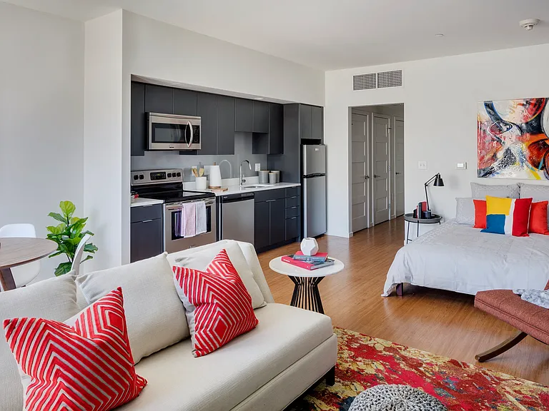 E3 Apartments — Photo 18