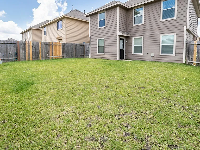19003 Dove Glen Dr — Photo 5