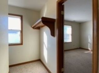 217 Stonewall Ct APT 3, Nappanee, IN 46550