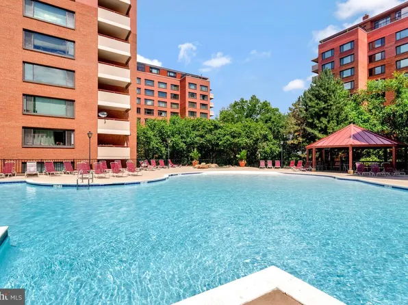 1121 Arlington Blvd, Arlington, VA