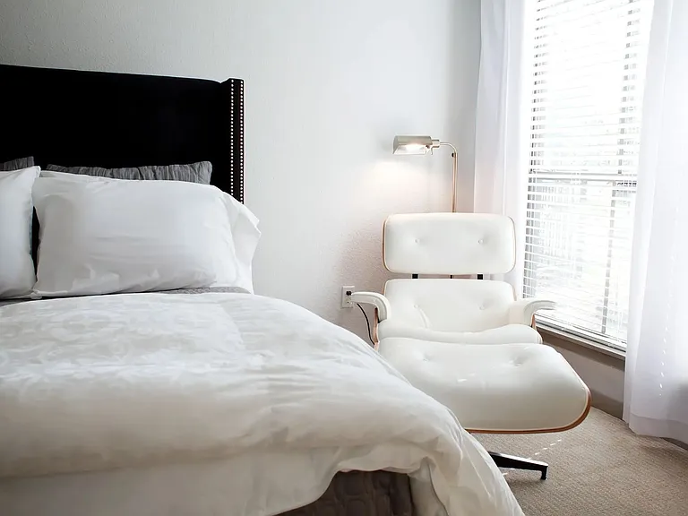 Spacious Bedroom at Trailpoint Apartments