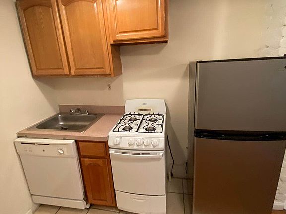 5th image of 519 E 12th St APT 1B