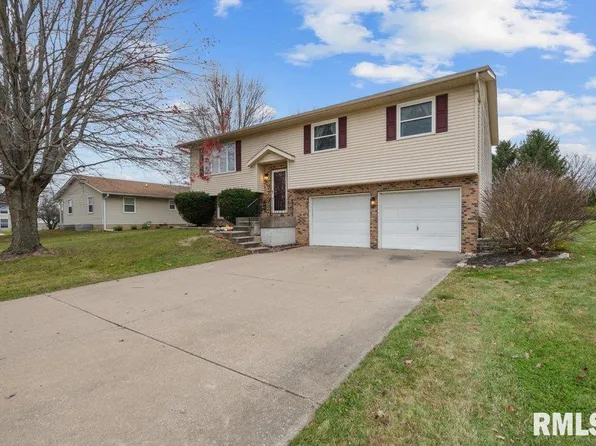 1040 Hickory St, Geneseo, IL 61254