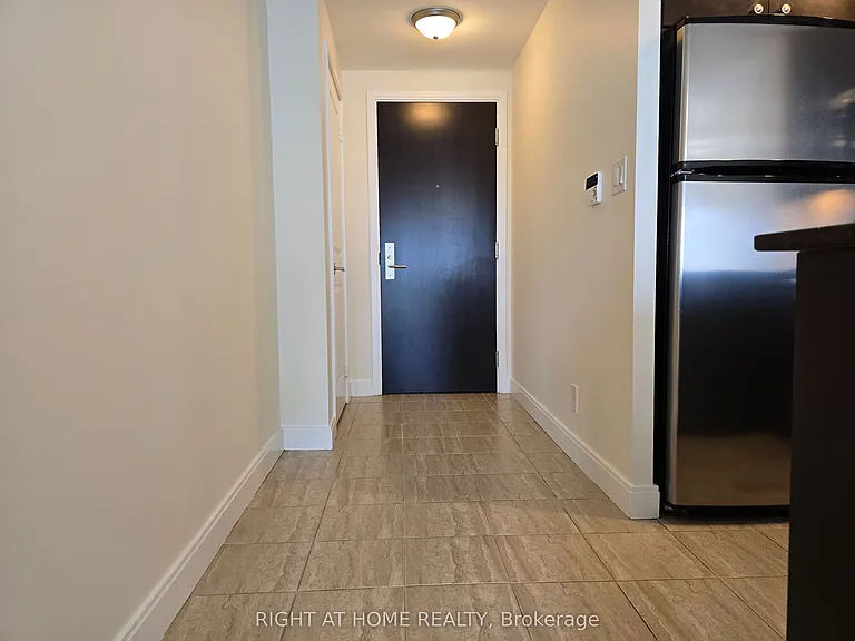 50 Absolute Ave #1605 — Photo 2