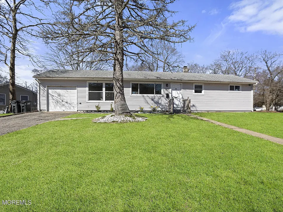 207 Ardmore Ave