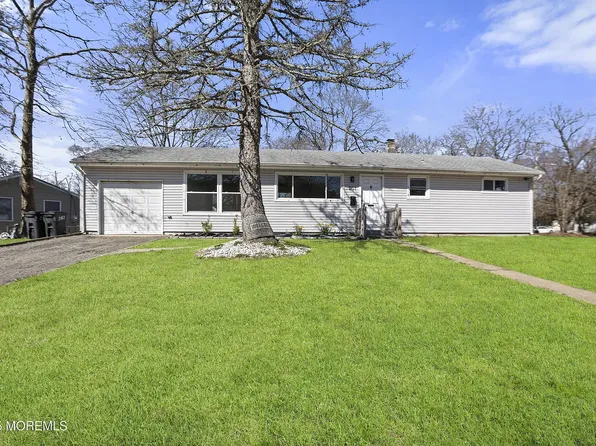 207 Ardmore Ave, South Toms River, NJ 08757