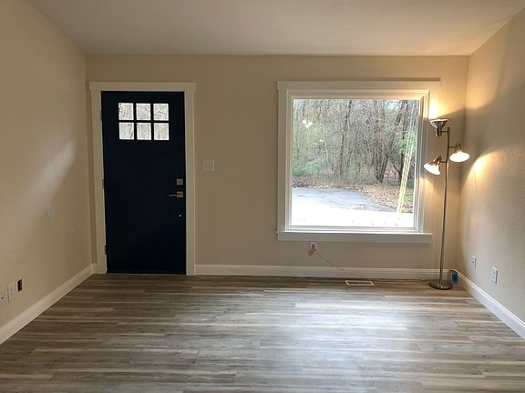 2nd image of 210 Ginger Dr