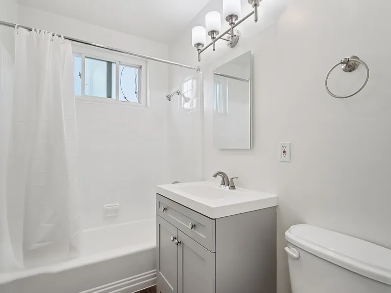 1130 Marine Avenue — Photo 29