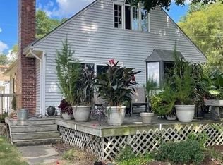 1118 Pelham Blvd, Waterford, MI 48328