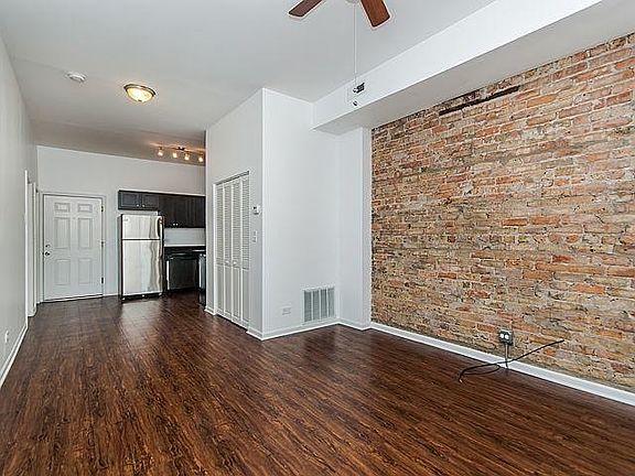 2nd image of 822 N Hermitage Ave APT 2R