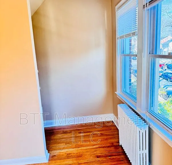 908 Hudson Ave #6 — Photo 9