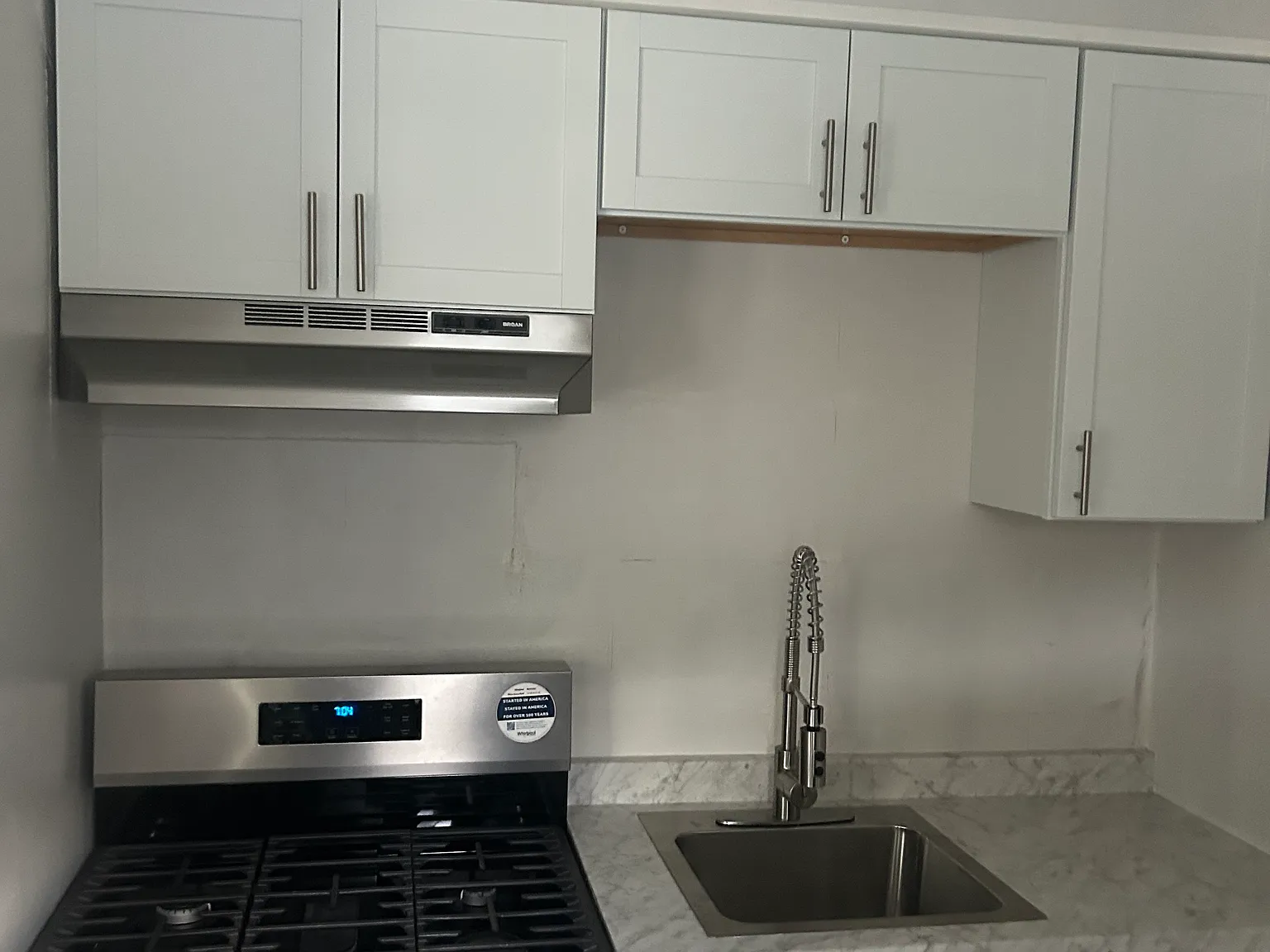1 bed, 480 sqft, $879 — Photo 2