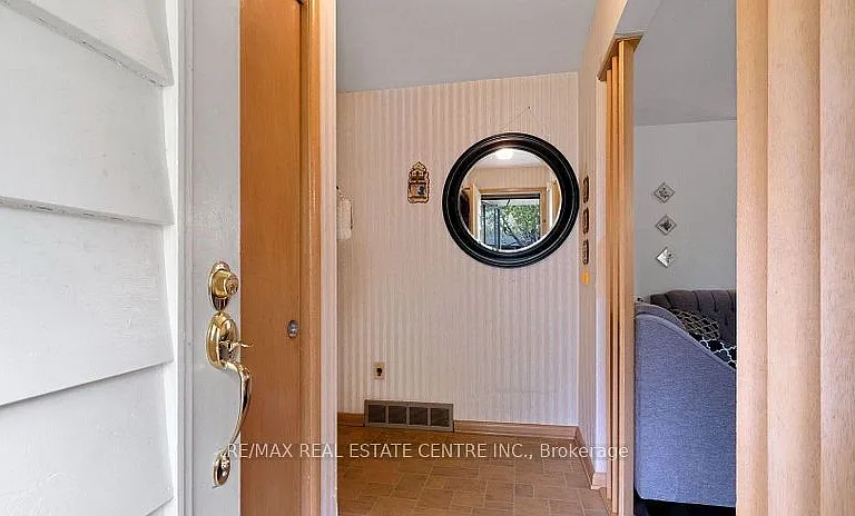 314 Strathcona Dr — Photo 20