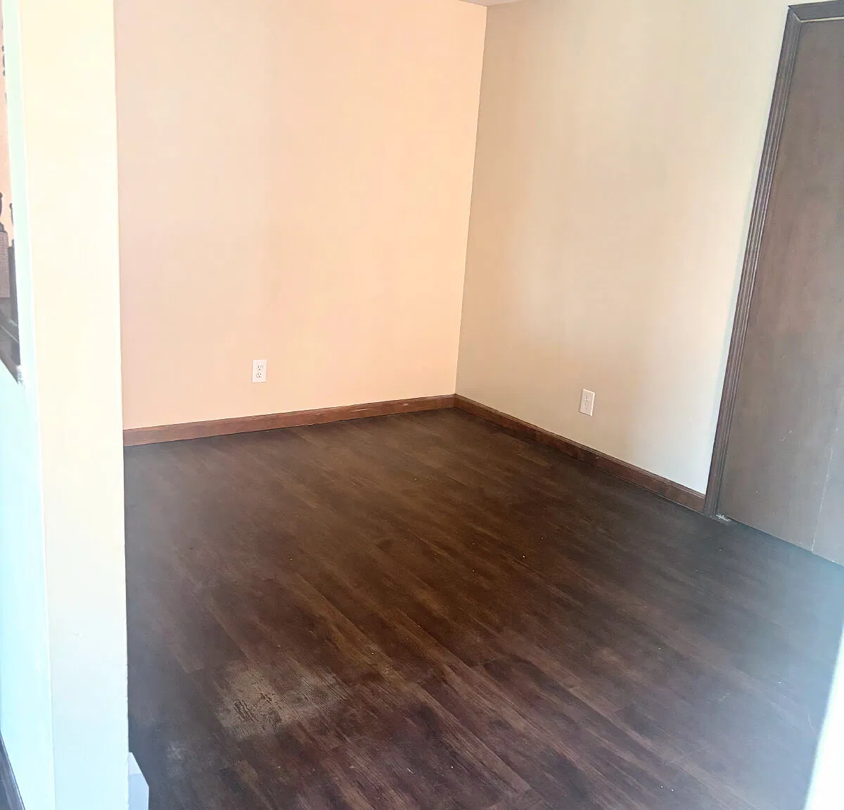 2 bed, 1.0 bath, $1,095 — Photo 3