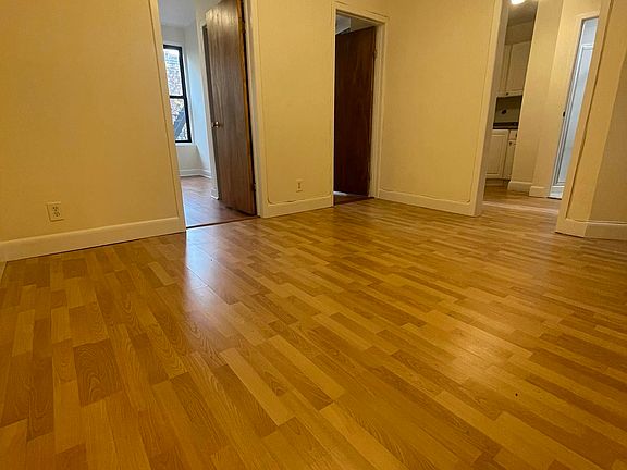 5th image of 236 E 77th St APT 9