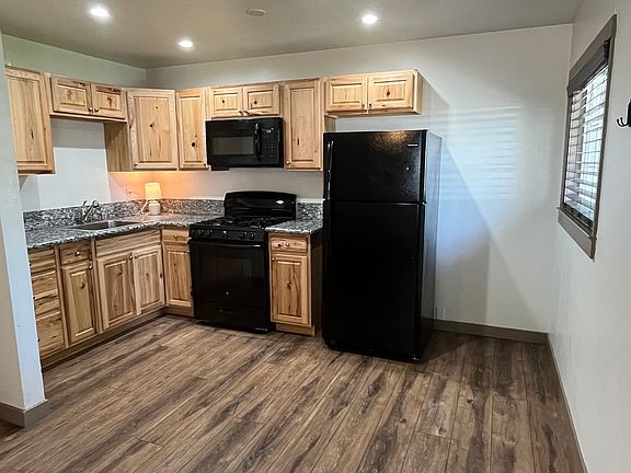 2nd image of 1040 Marjorie St #4